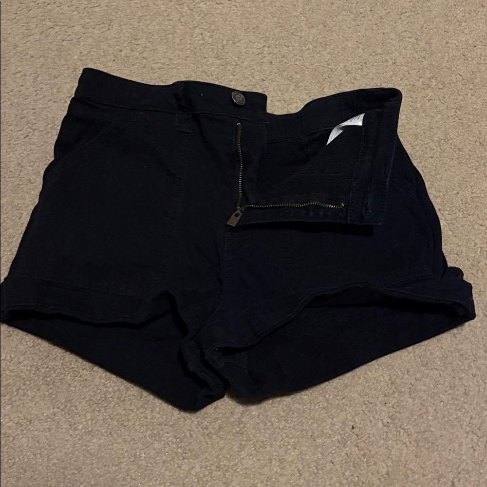 Hollister Ultra High-Rise Black Denim Shorts Size Small